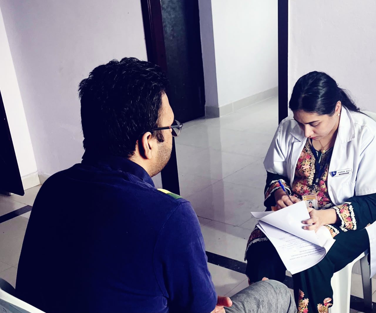 Iqra Ali in a real individual counseling session